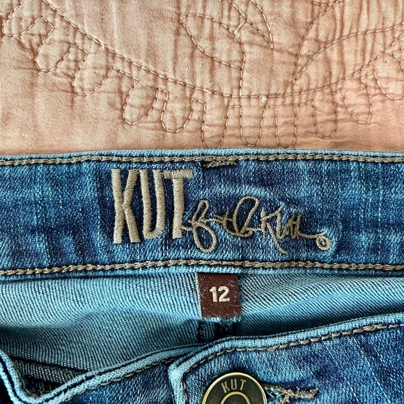 Kut from the Kloth Blue Ankle Cropped Jeans with Distressed Hem - Picture 2 of 6